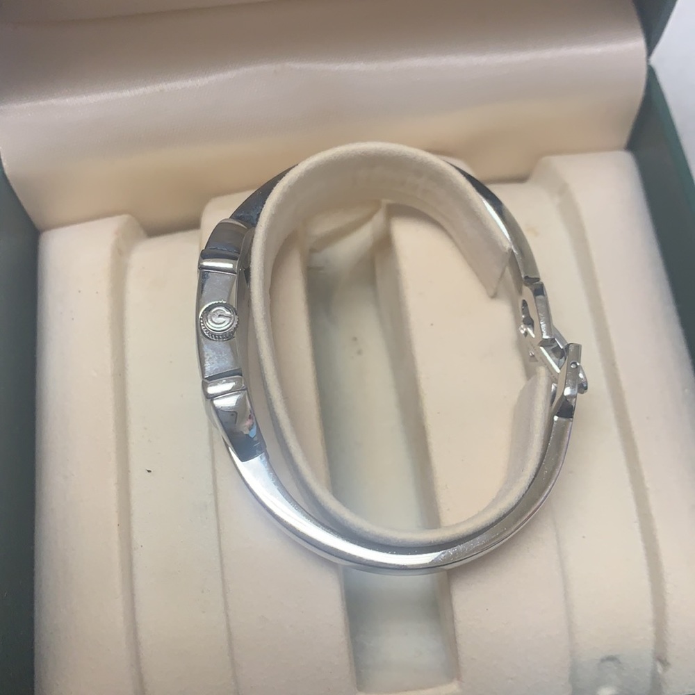 💥SALE💥Authentic Gucci Watch Mother Pearl 6800L🌸 - Picture 8 of 17